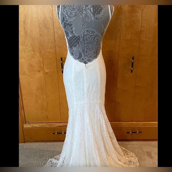 David’s Bridal Backless Lace Wedding Dress Boho Ivory - Picture 5 of 7